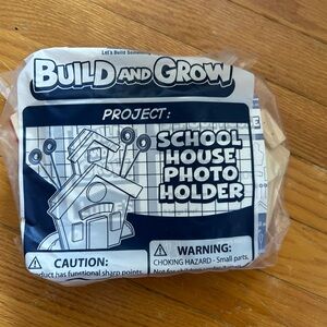 Build and Grow School House Photo Holder Kit